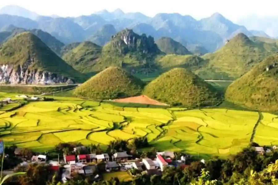 Quan Ba Twin Mountains viewpoint on the Ha Giang Loop tour